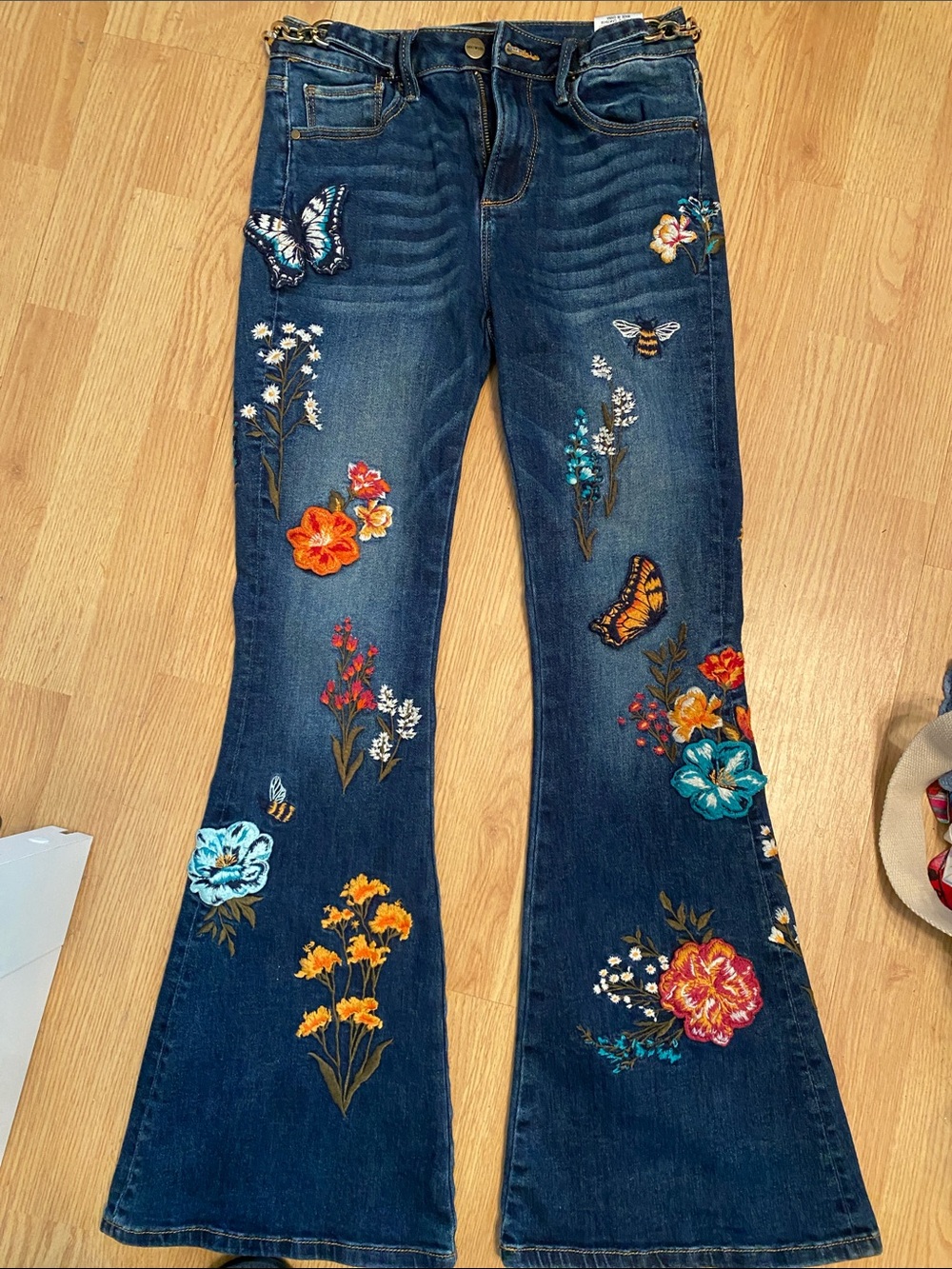 Preowned Driftwood Farrah bell embroidered jeans 26 excellent